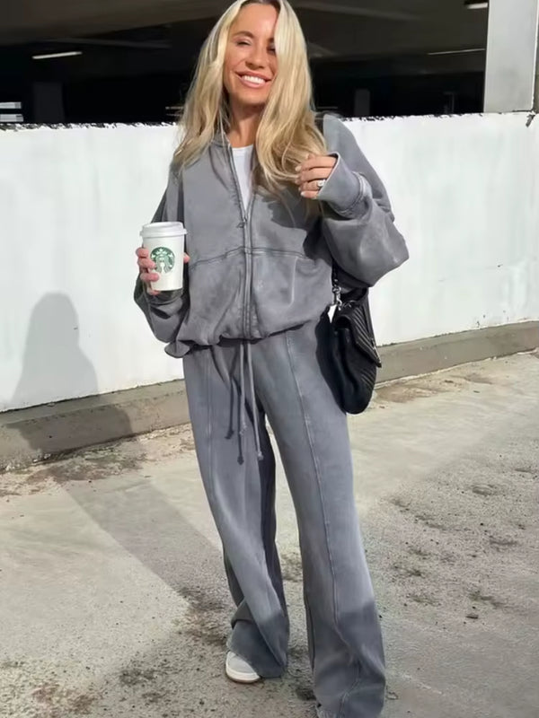 סט נינוח בגימור רך ג׳קט רוכסן ומכנסיים רחבים