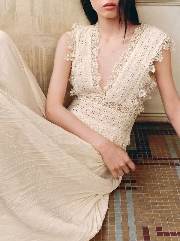 שמלת מקסי תחרה אלגנטית בגזרת מותן גבוהה